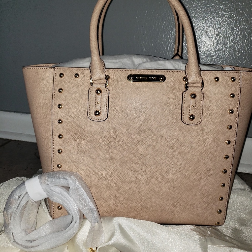 (NWT) NEVER USED!!Michael kors large Sandrine Tote
